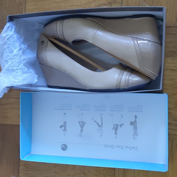 ❌DONATED Comfy beige nude soft system wedge heels - Picture 9 of 11